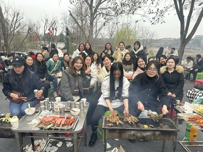 綿陽市先鋒醫(yī)療器械有限公司—— 慶?！?.8婦女節(jié)”，共赴燒烤盛宴，致敬巾幗風采2.jpg
